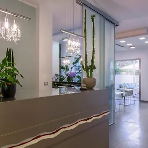 Hotel The One - Designed For Adults - Pet Lovers, Riccione